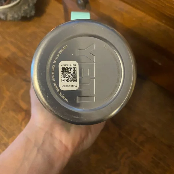 NWT YETI Rambler 20 oz Mug in Seafoam - Picture 8 of 11